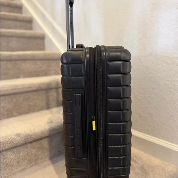 Delsey Horizon Carry-On Spinner Black TSA Lock Pallet New (No Box)
